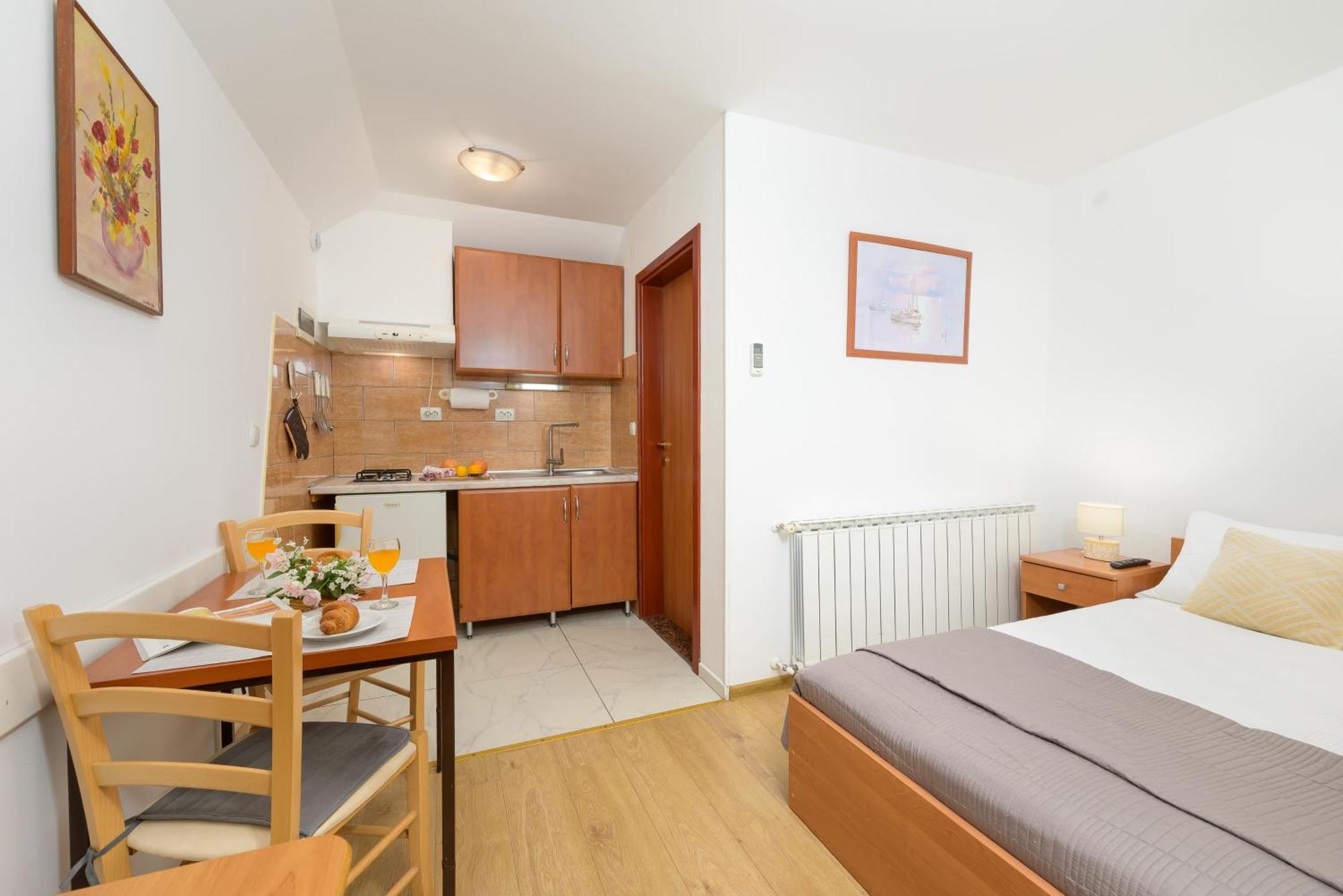 Apartment Silvana 74 *