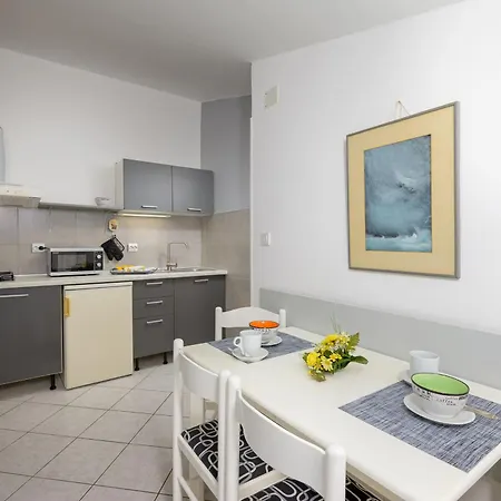 Apartments Silvana 74 Pula Exterior photo