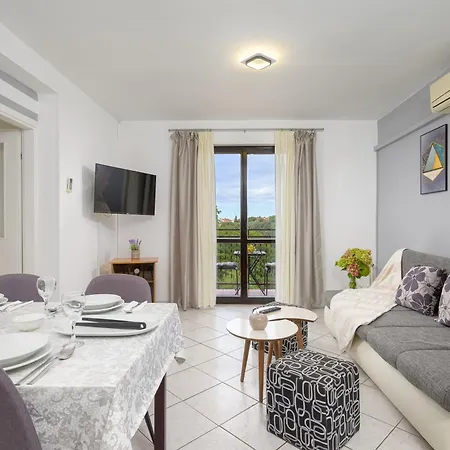 Apartments Silvana 74 Pula Exterior photo