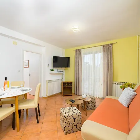 Apartments Silvana 74 Pula Exterior photo