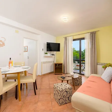 Apartments Silvana 74 Pula Exterior photo