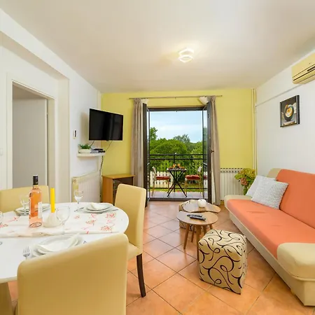 Apartments Silvana 74 Pula Exterior photo