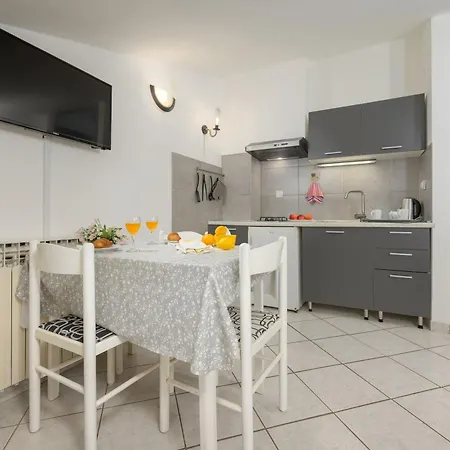 Apartments Silvana 74 Pula Exterior photo